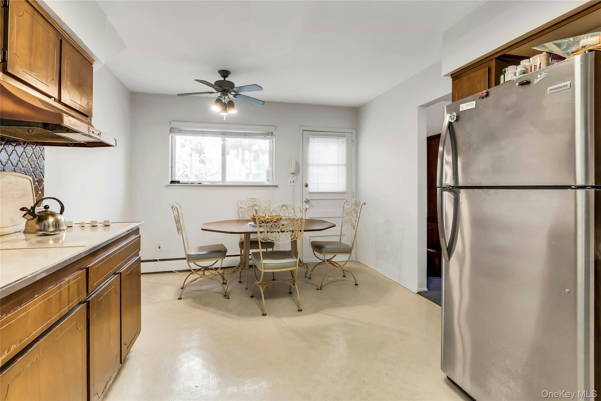 30 Glacier Drive, Smithtown, NY 11787