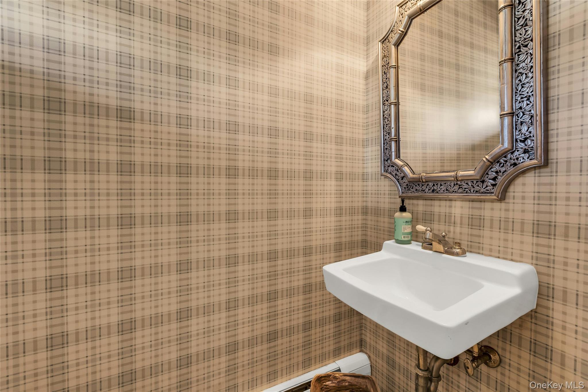 30 Glacier Drive, Smithtown, NY 11787