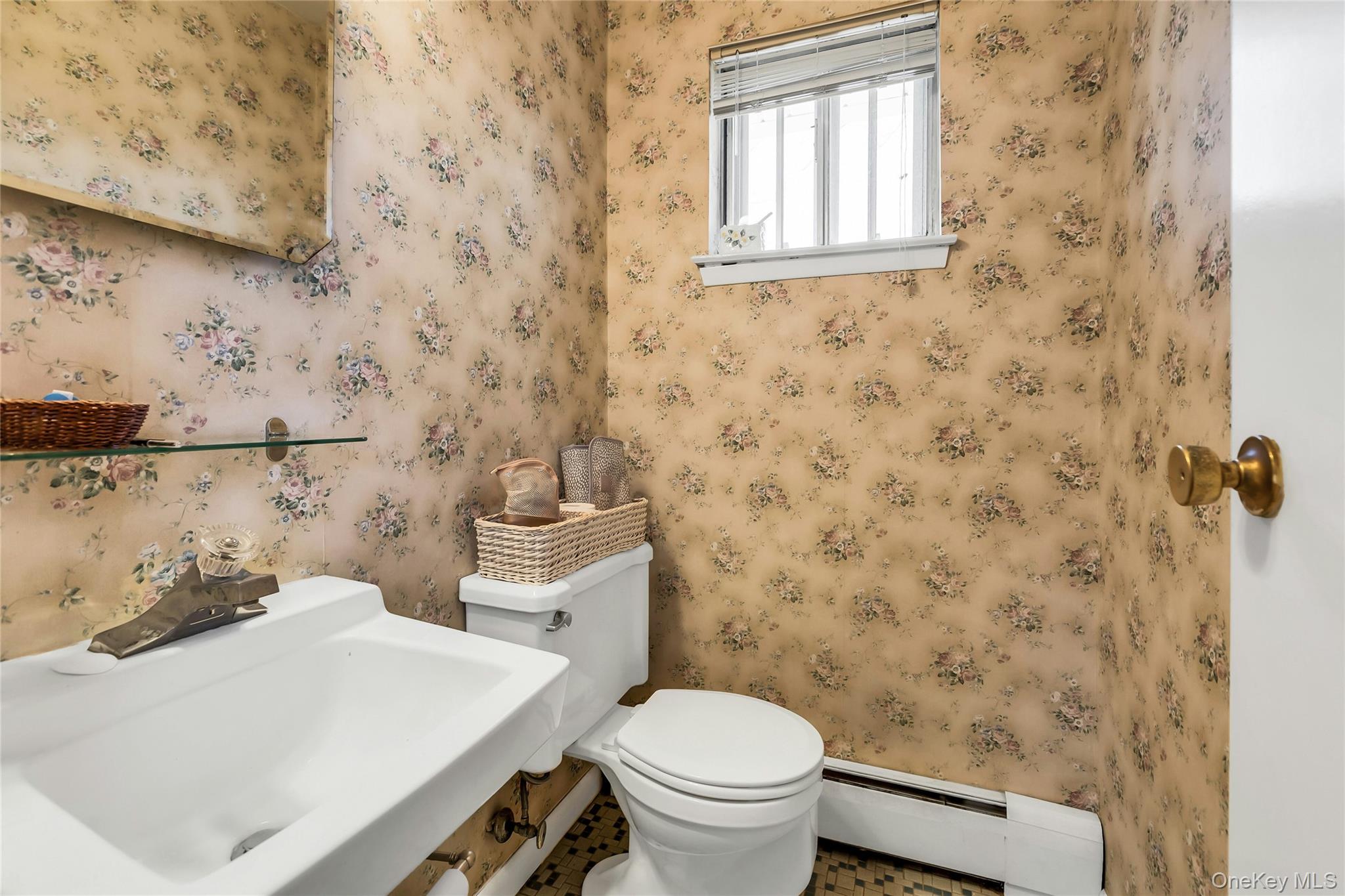 30 Glacier Drive, Smithtown, NY 11787