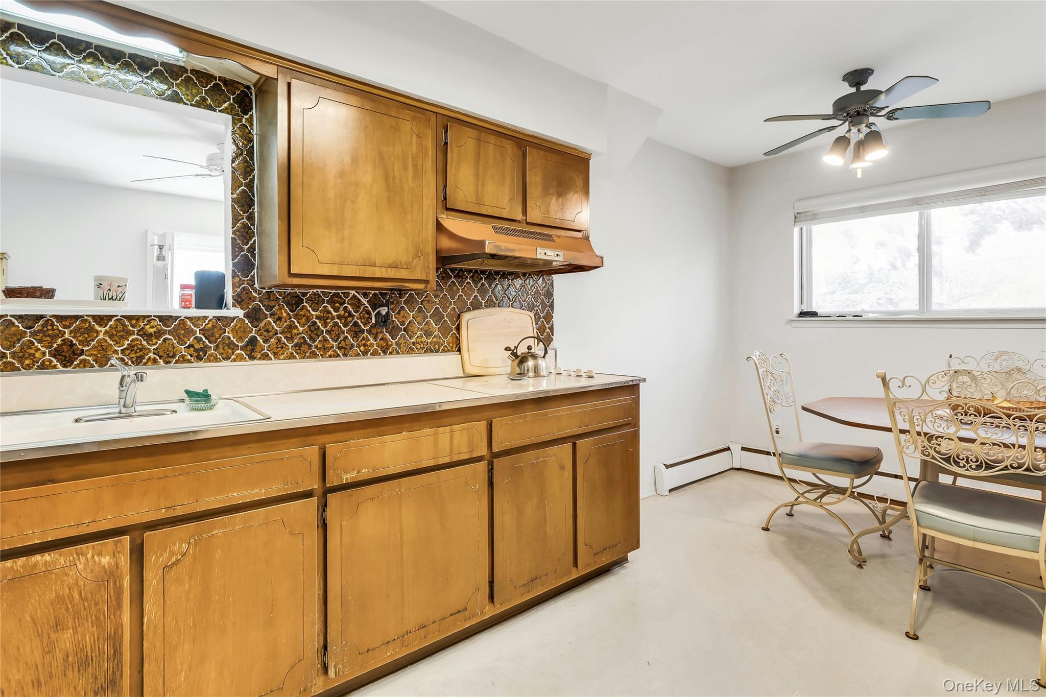 30 Glacier Drive, Smithtown, NY 11787