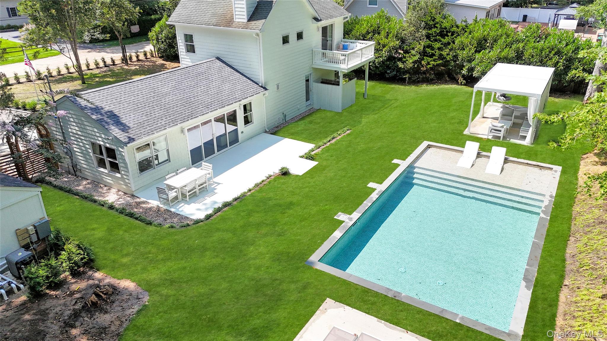 9 Pine Tree Road, Southampton, NY 11968