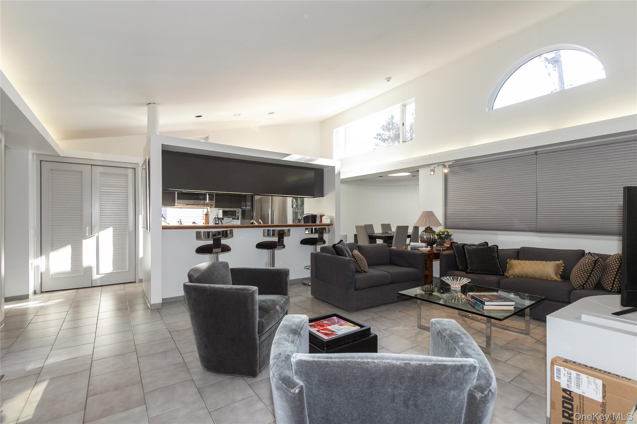 1 FRANKLIN Road, Great Neck, NY 11024