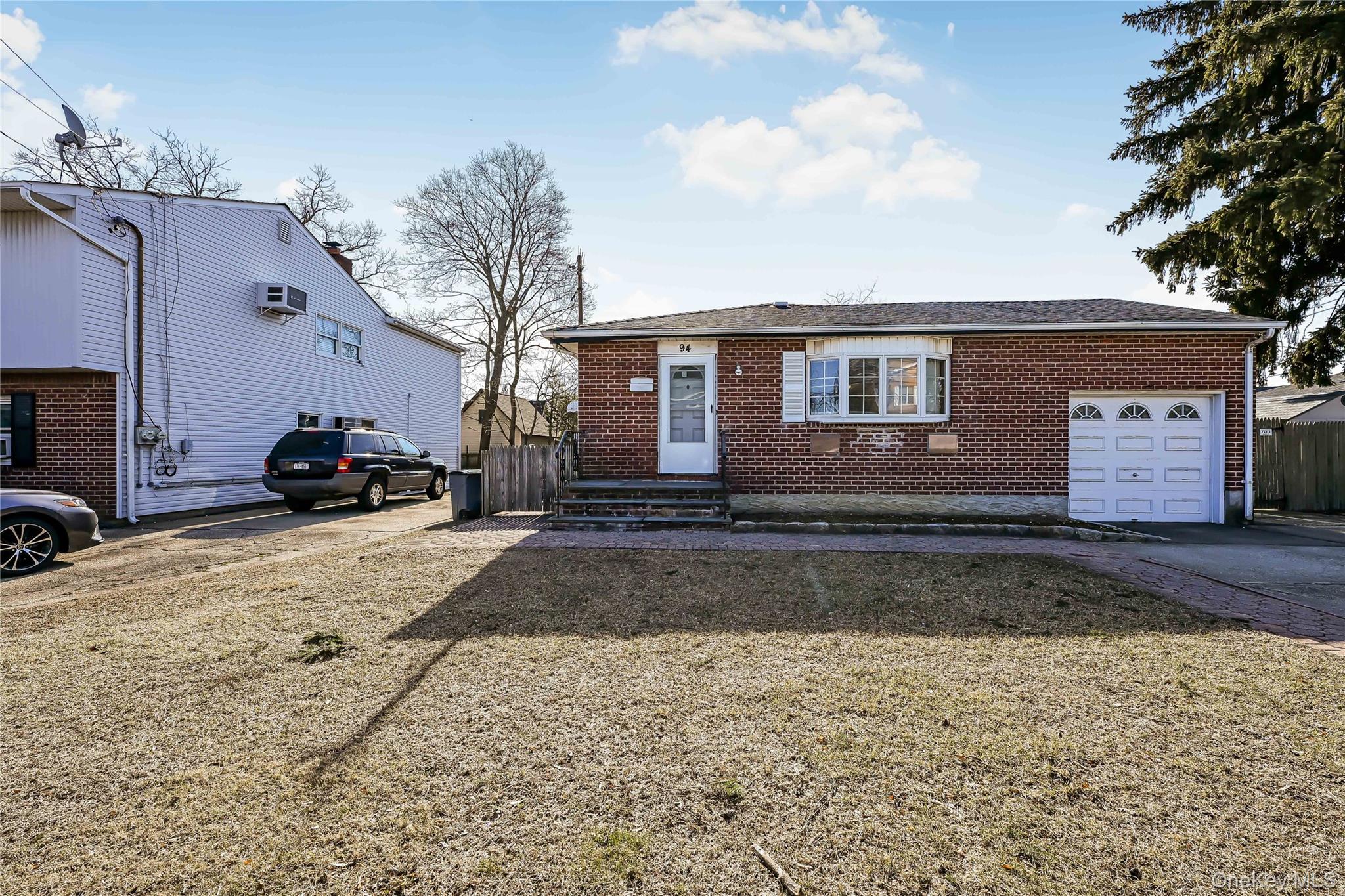 94 Conklin Street, Farmingdale, NY 11735