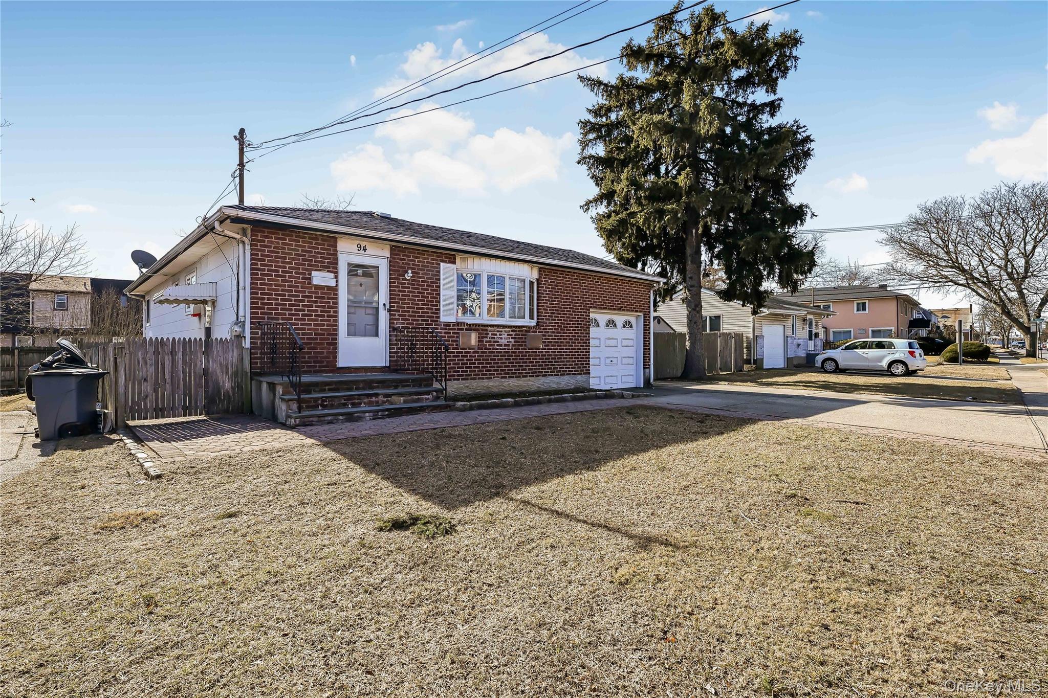 94 Conklin Street, Farmingdale, NY 11735