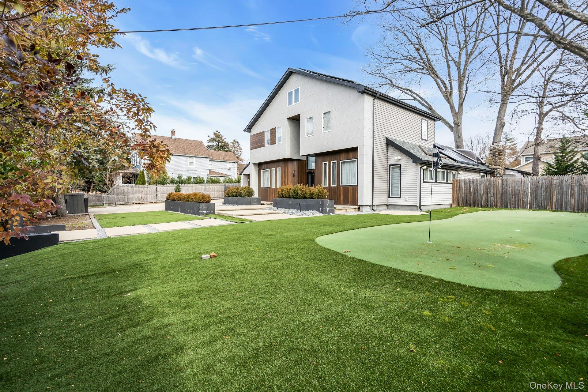 3 Maple Street, Glenwood Landing, NY 11547