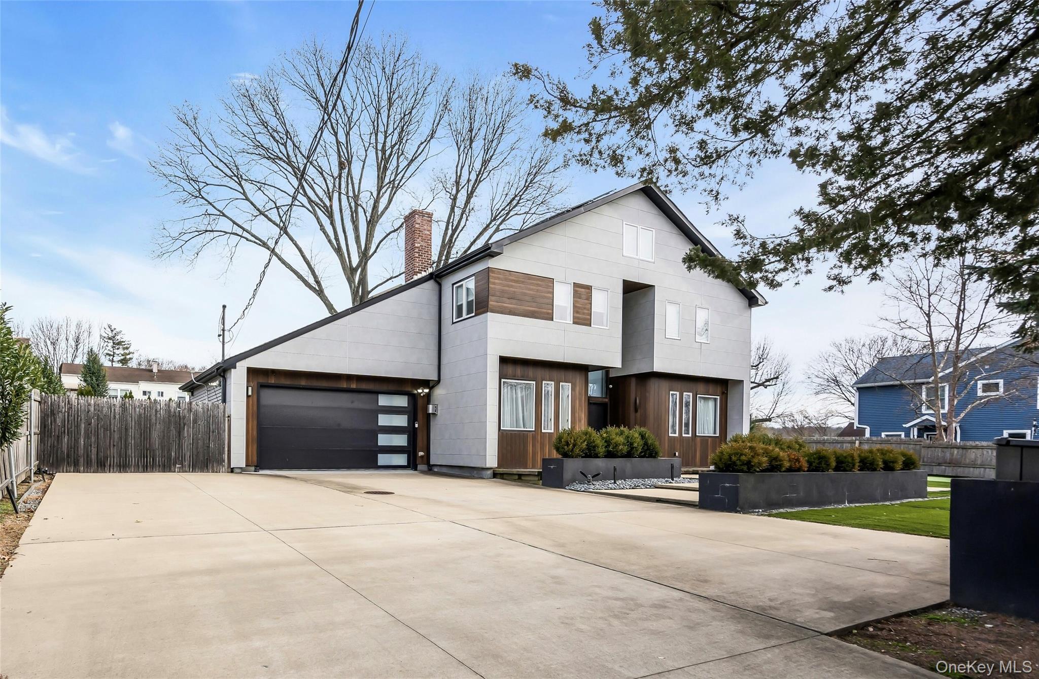 3 Maple Street, Glenwood Landing, NY 11547