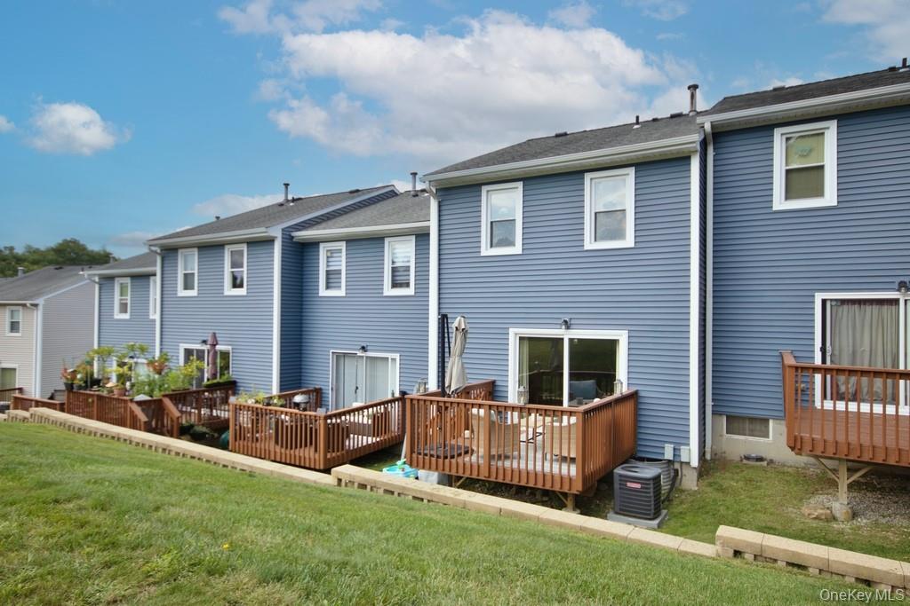 104 Mallard Way, Peekskill, NY 10566