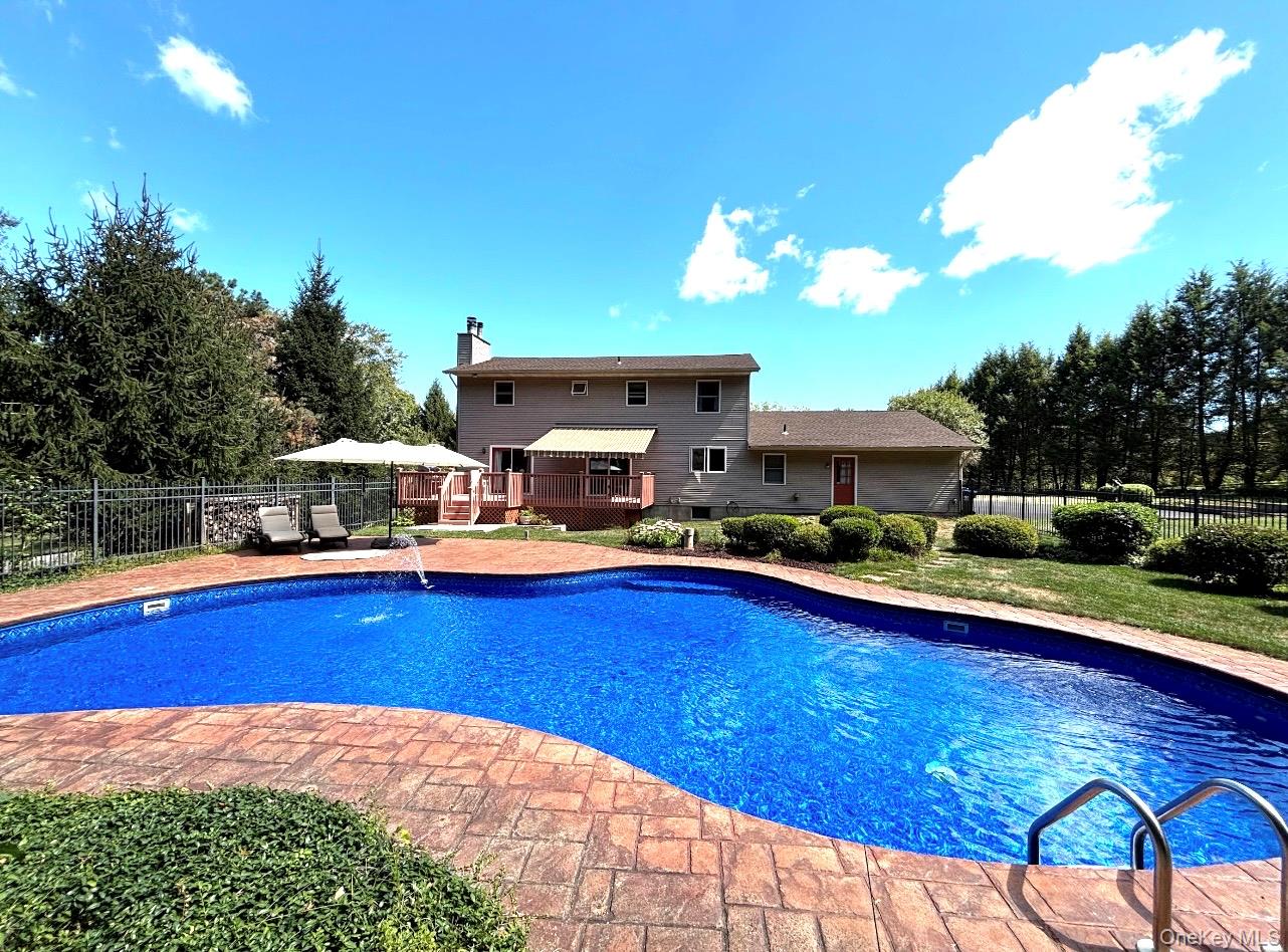 29 Deer Brook Drive, New Windsor, NY 12553