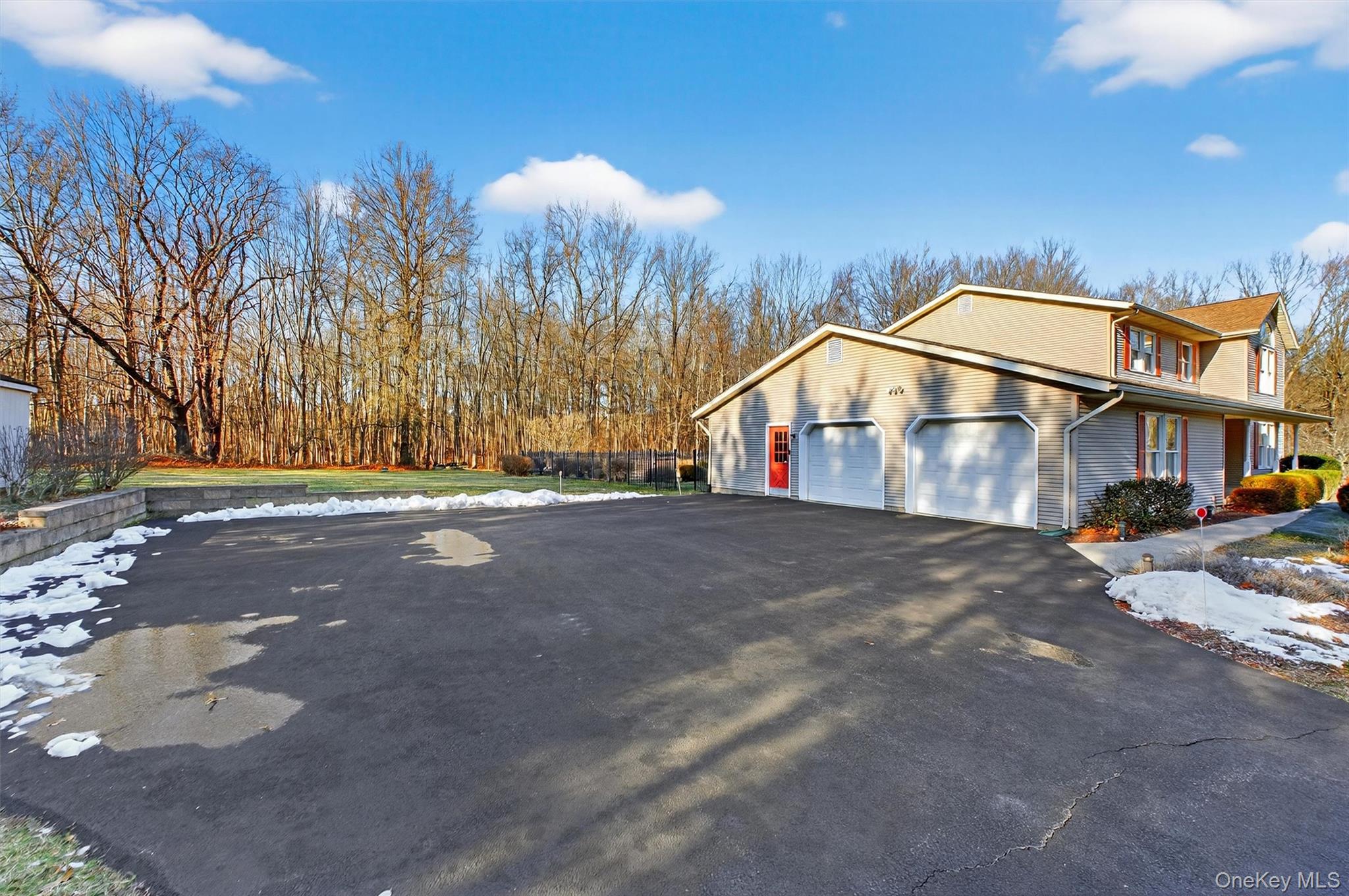 29 Deer Brook Drive, New Windsor, NY 12553