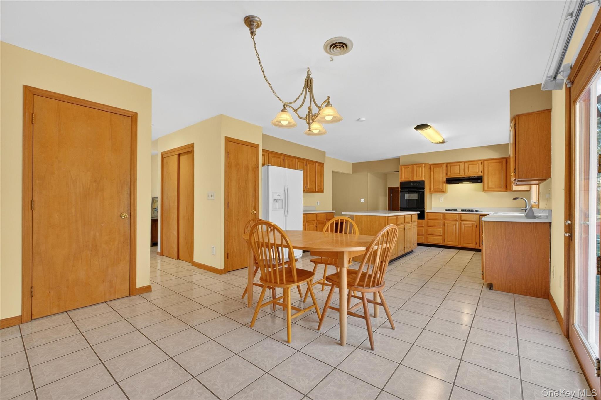 29 Deer Brook Drive, New Windsor, NY 12553