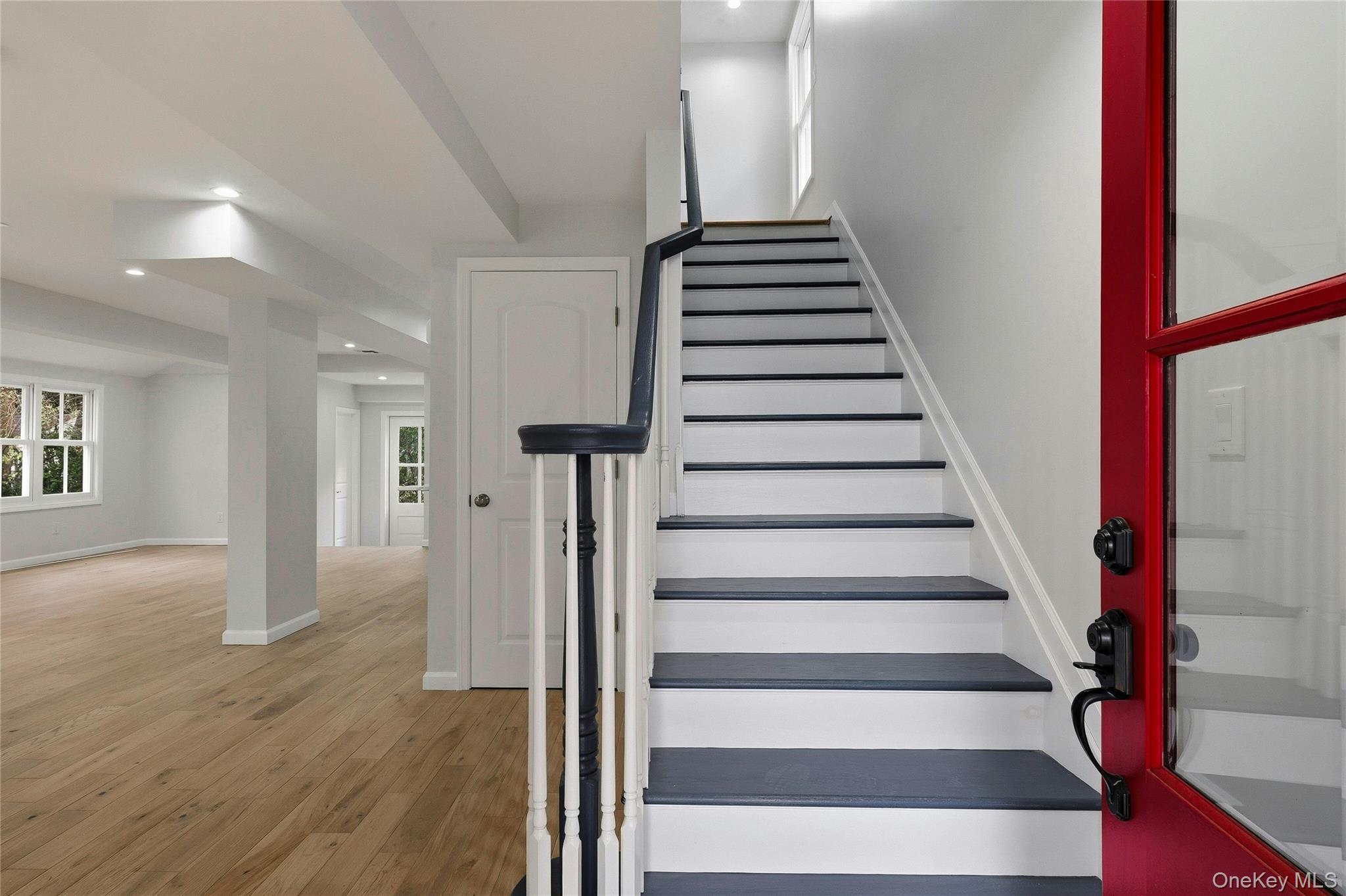 17 Tatterson Street, Roslyn, NY 11576