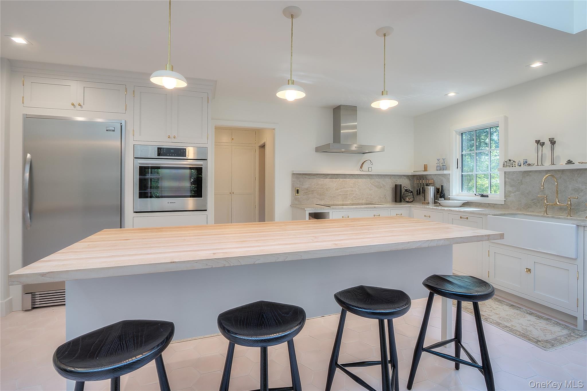 210 Robinson Lane, Peconic, NY 11958