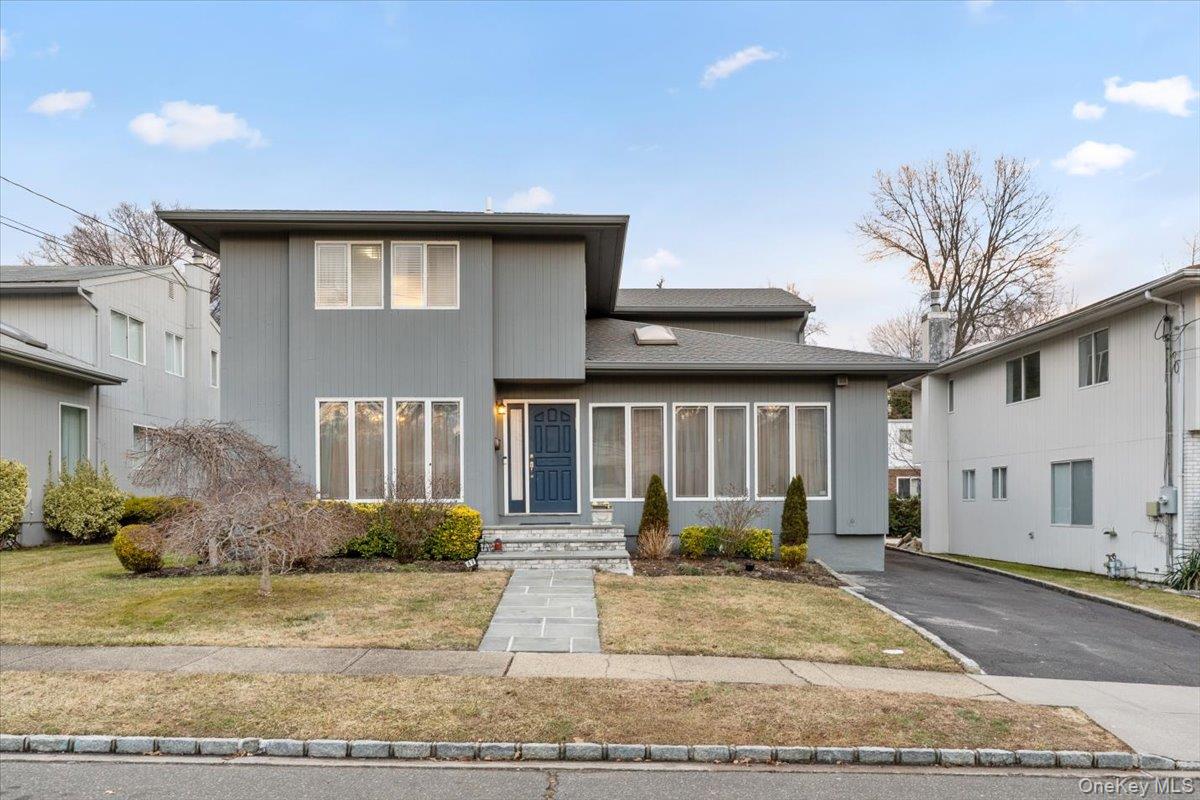 47 Berkshire Road, Great Neck, NY 11023