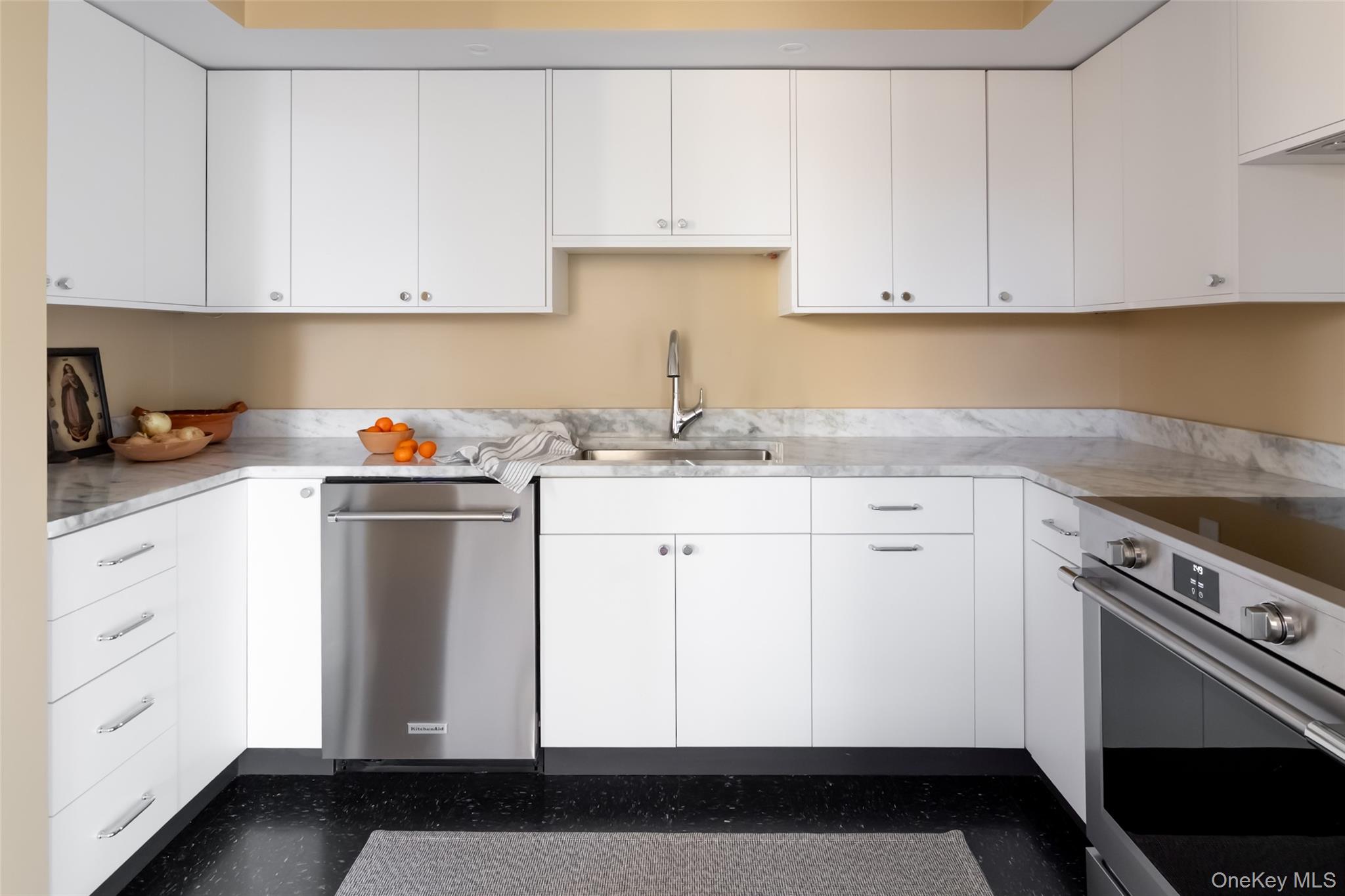 72 Lookout Road, Tuxedo Park, NY 10987