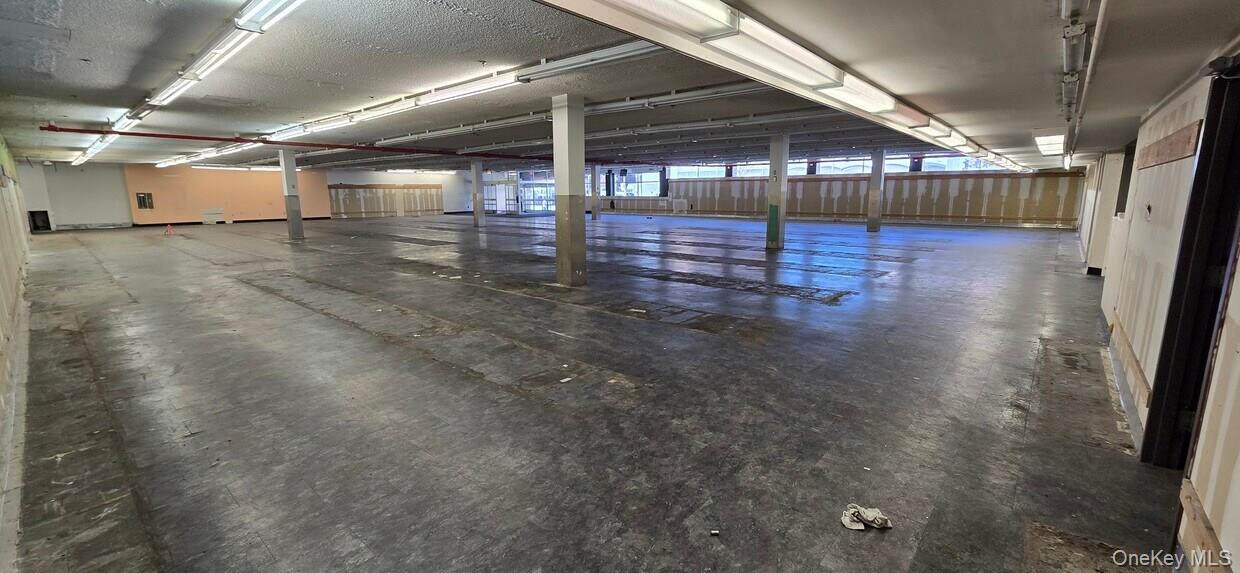 44-15 Kissena Blvd, Flushing, NY 11355