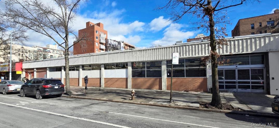 44-15 Kissena Blvd, Flushing, NY 11355