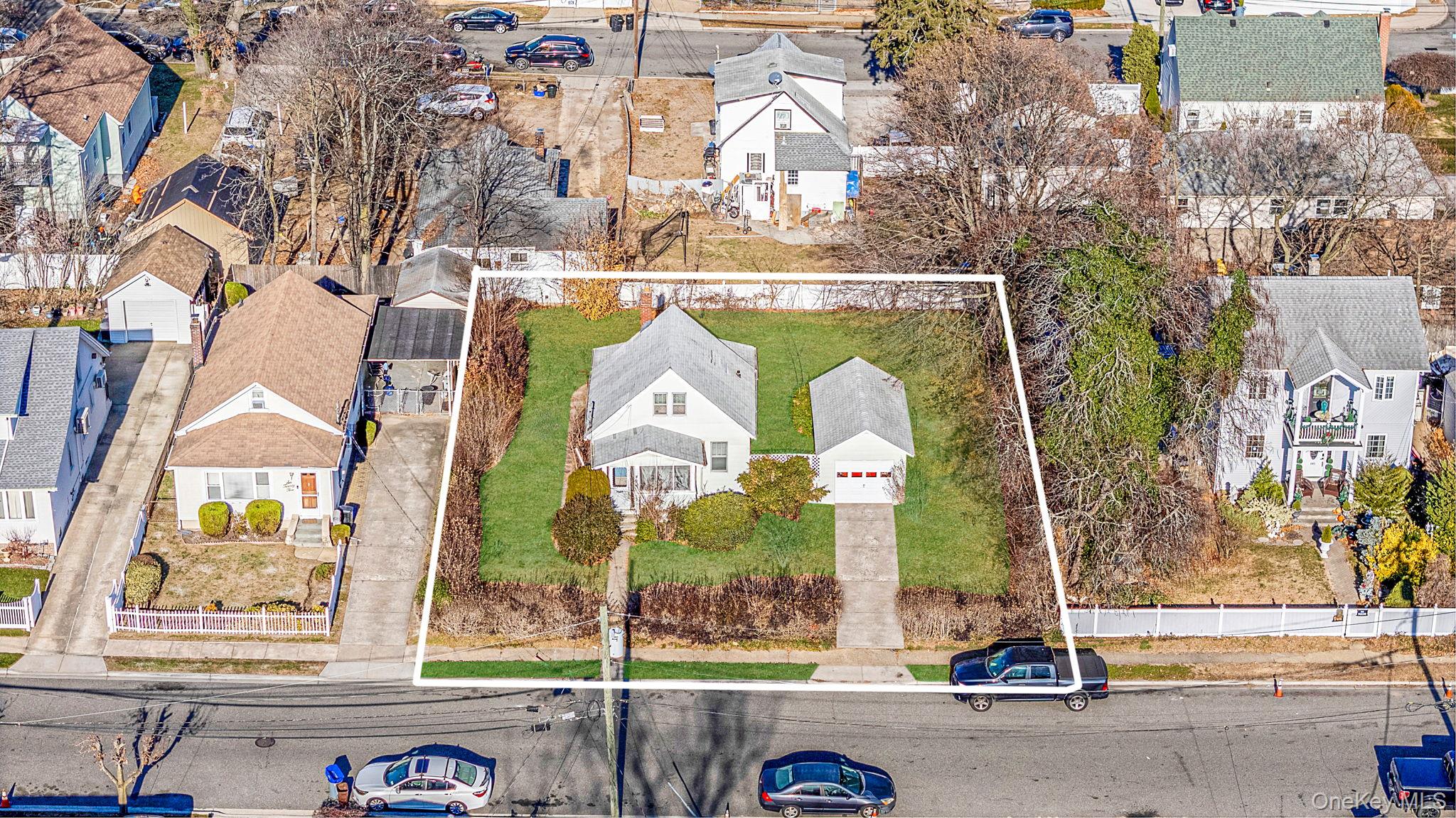 633 Hill Street, Uniondale, NY 11553