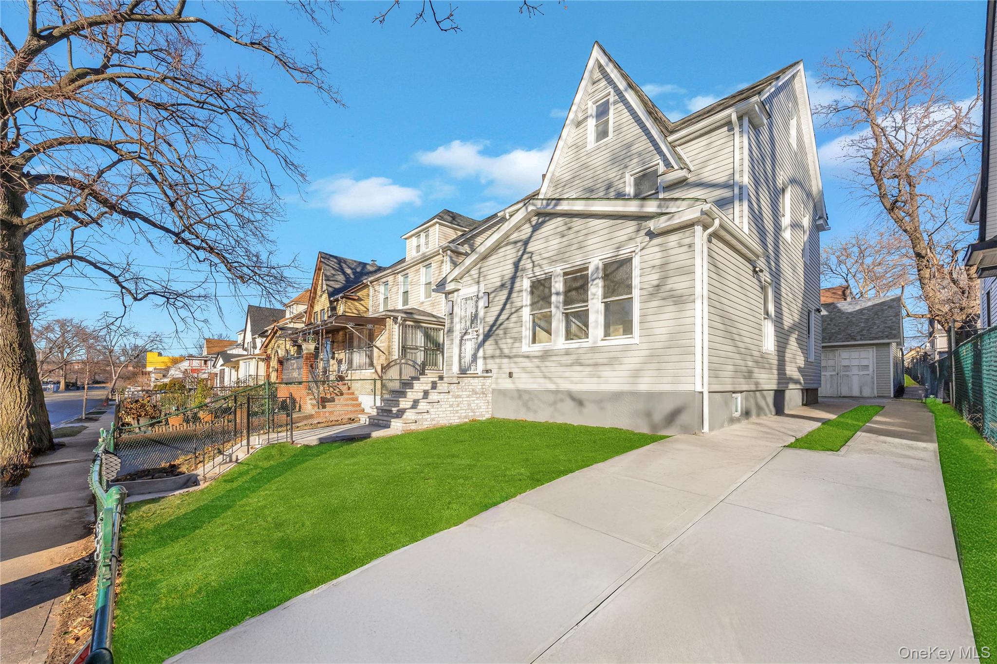 100-35 204th Street, Hollis, NY 11423