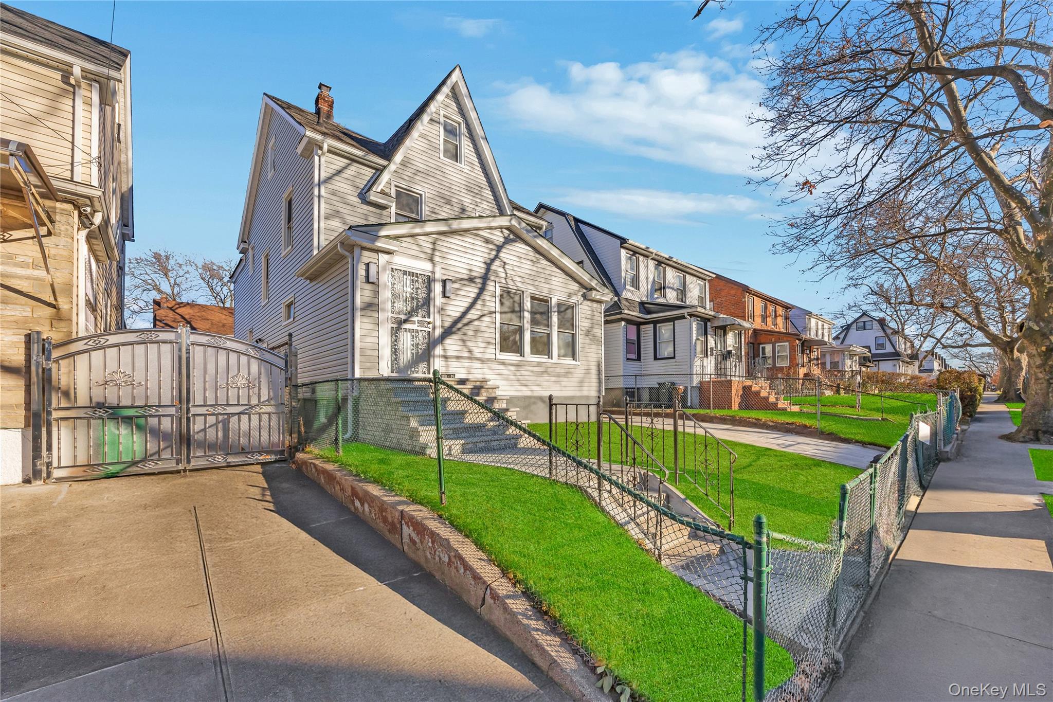 100-35 204th Street, Hollis, NY 11423