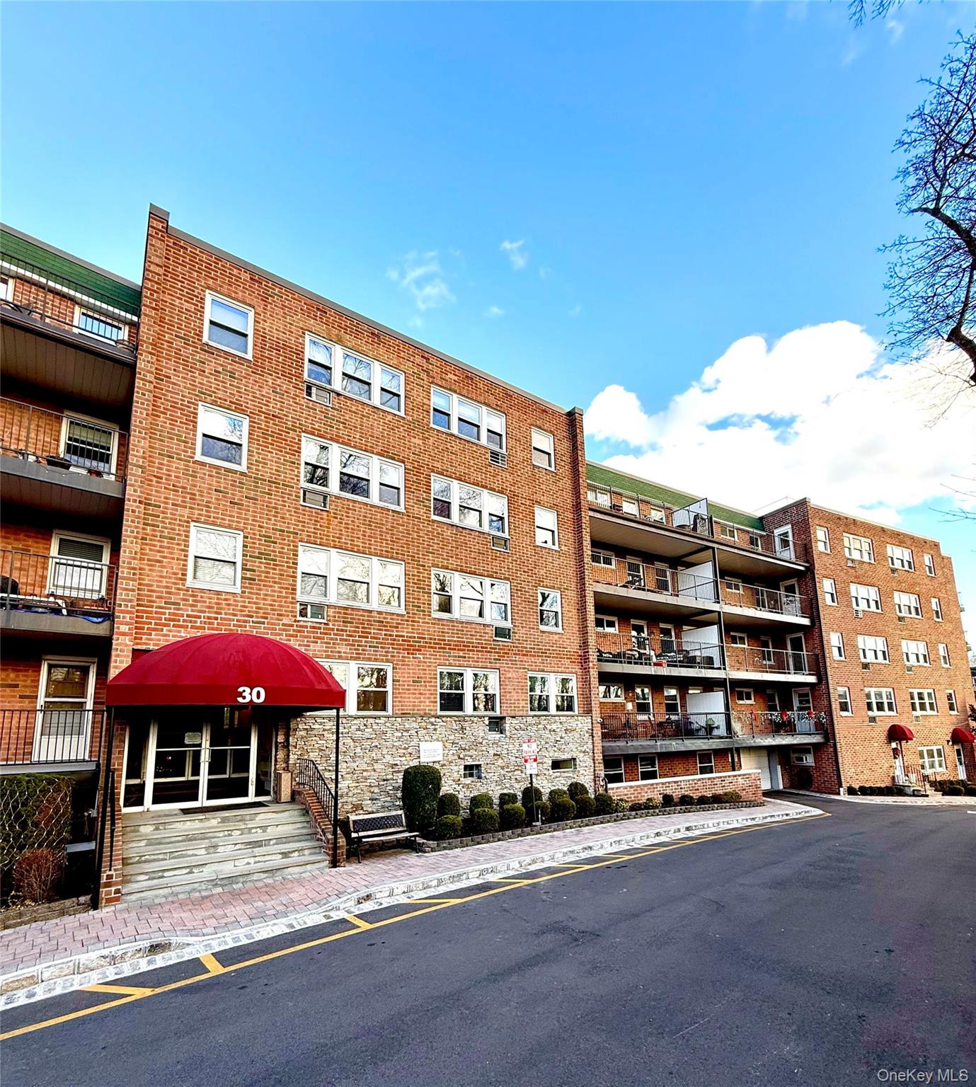 30 Pearsall Avenue # 2J, Glen Cove, NY 11542