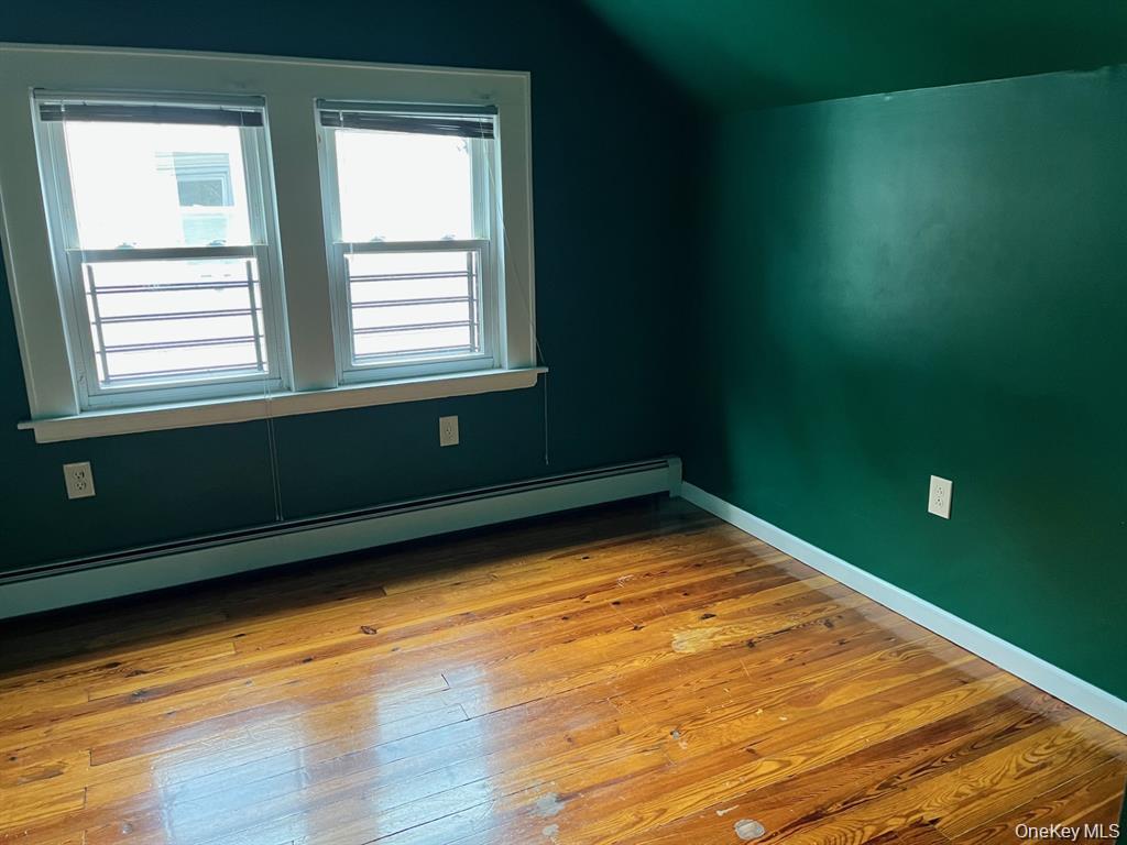 21 Nassau Road, Great Neck, NY 11021