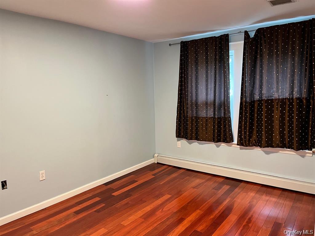 21 Nassau Road, Great Neck, NY 11021