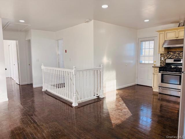 9 Ferndale Drive, Hicksville, NY 11801