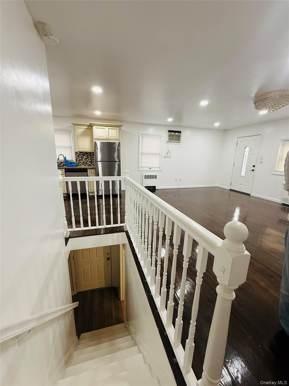 9 Ferndale Drive, Hicksville, NY 11801