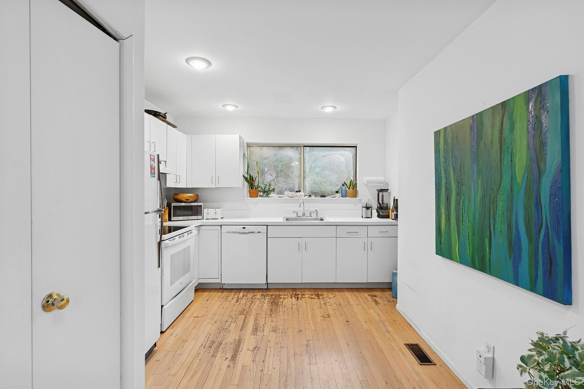 54 Fox Hunt, Amagansett, NY 11930