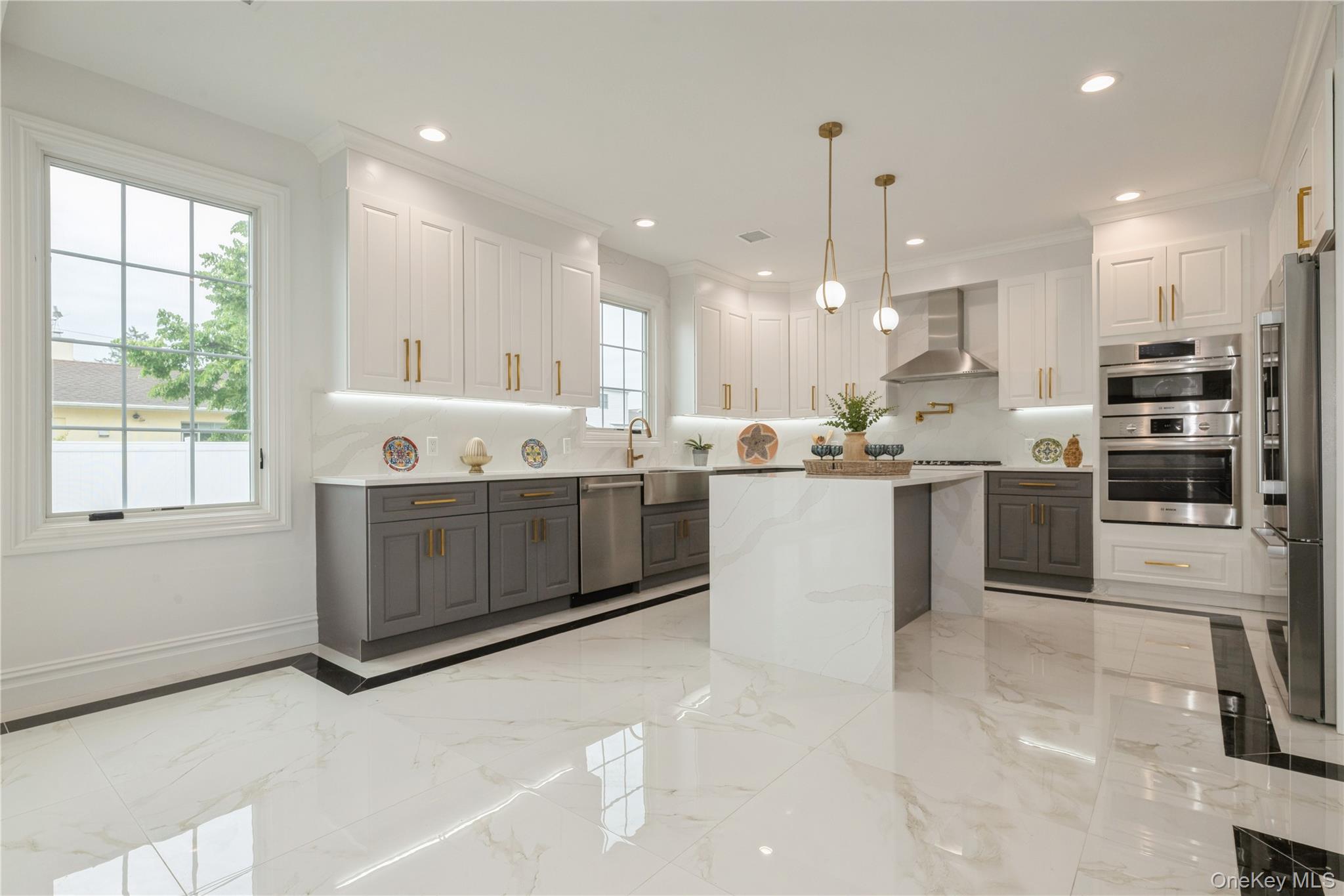 17 East Avenue, Hicksville, NY 11801