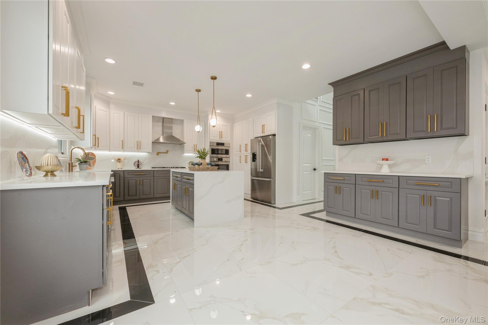 17 East Avenue, Hicksville, NY 11801