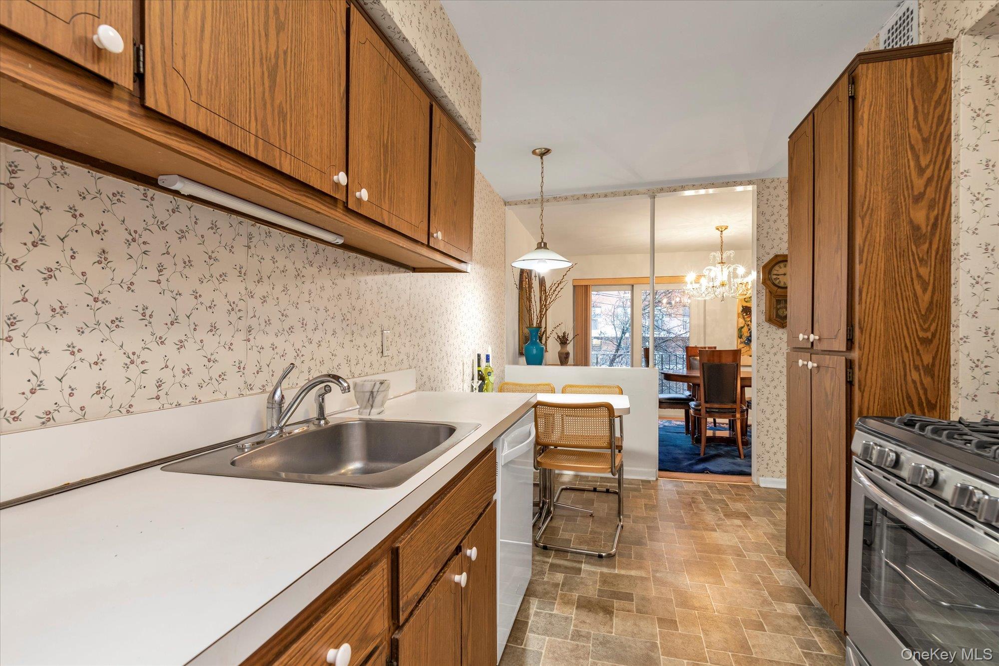 30 Barstow Road # 3A, Great Neck, NY 11021