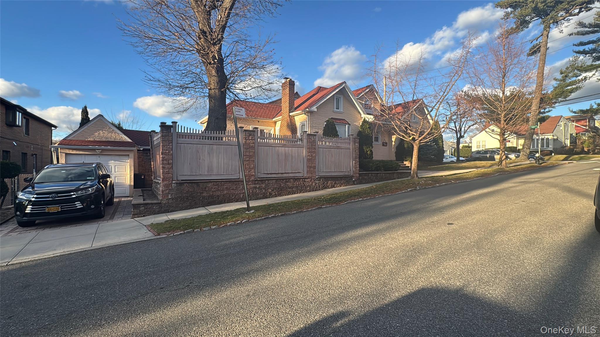 4020 249th Street, Little Neck, NY 11363