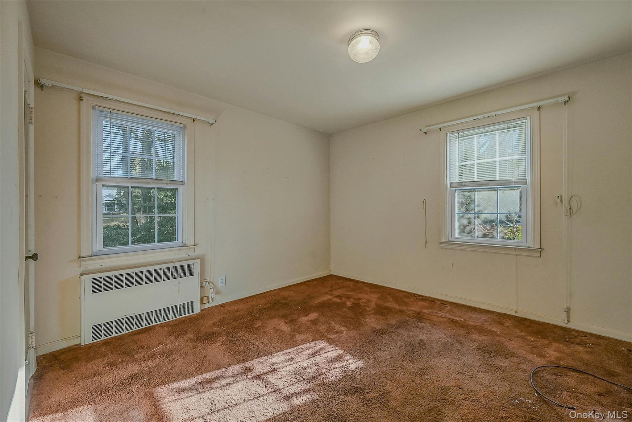 11 Doxsee Place, Islip, NY 11751