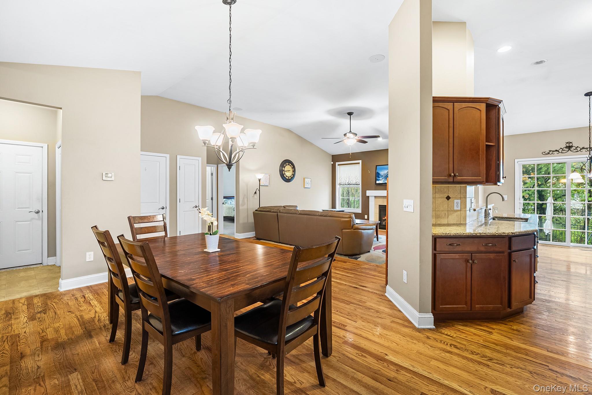 5 Matthews Court, Colonie, NY 12047