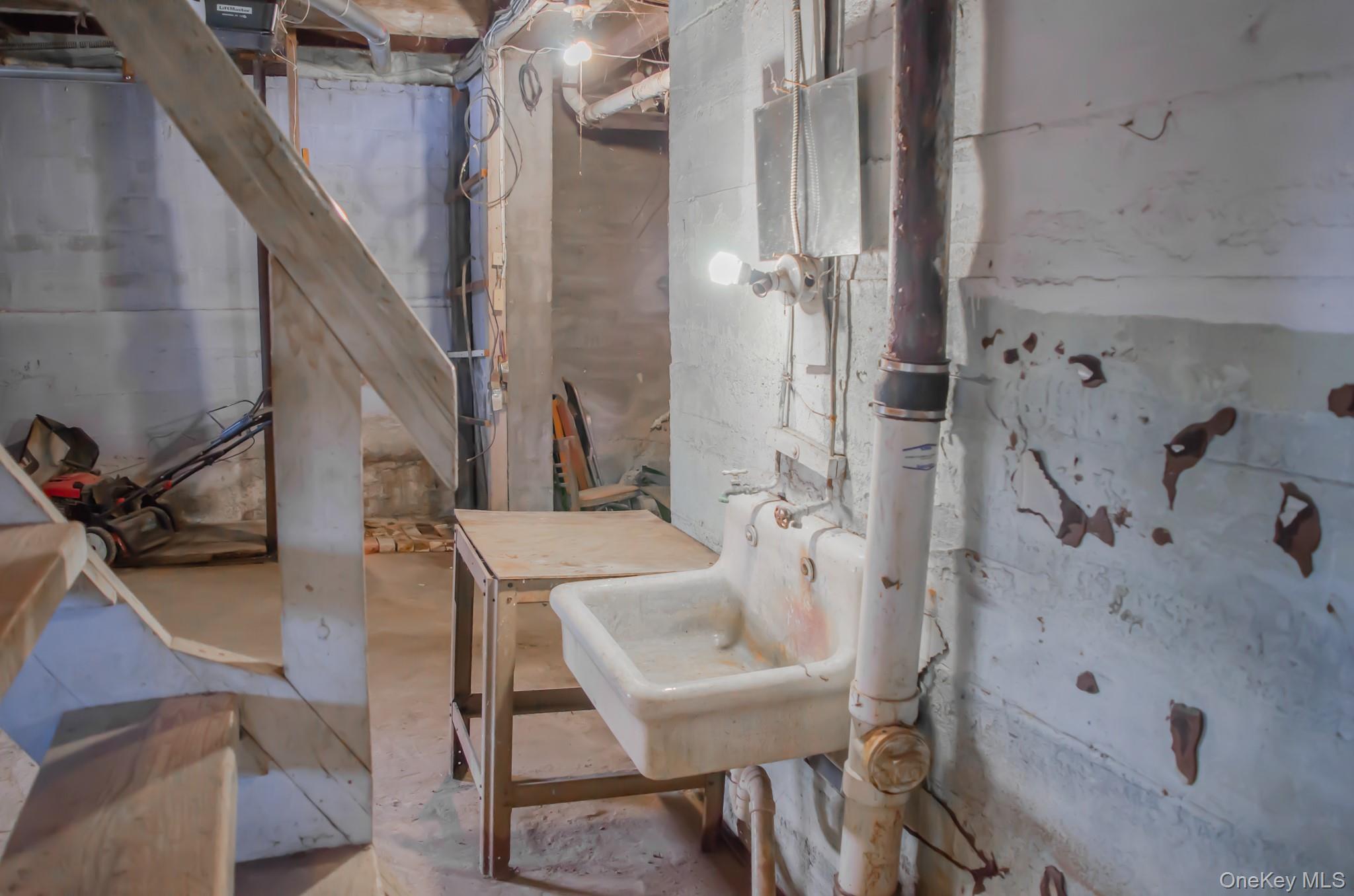 8874 Us Route 9W, Athens, NY 12015