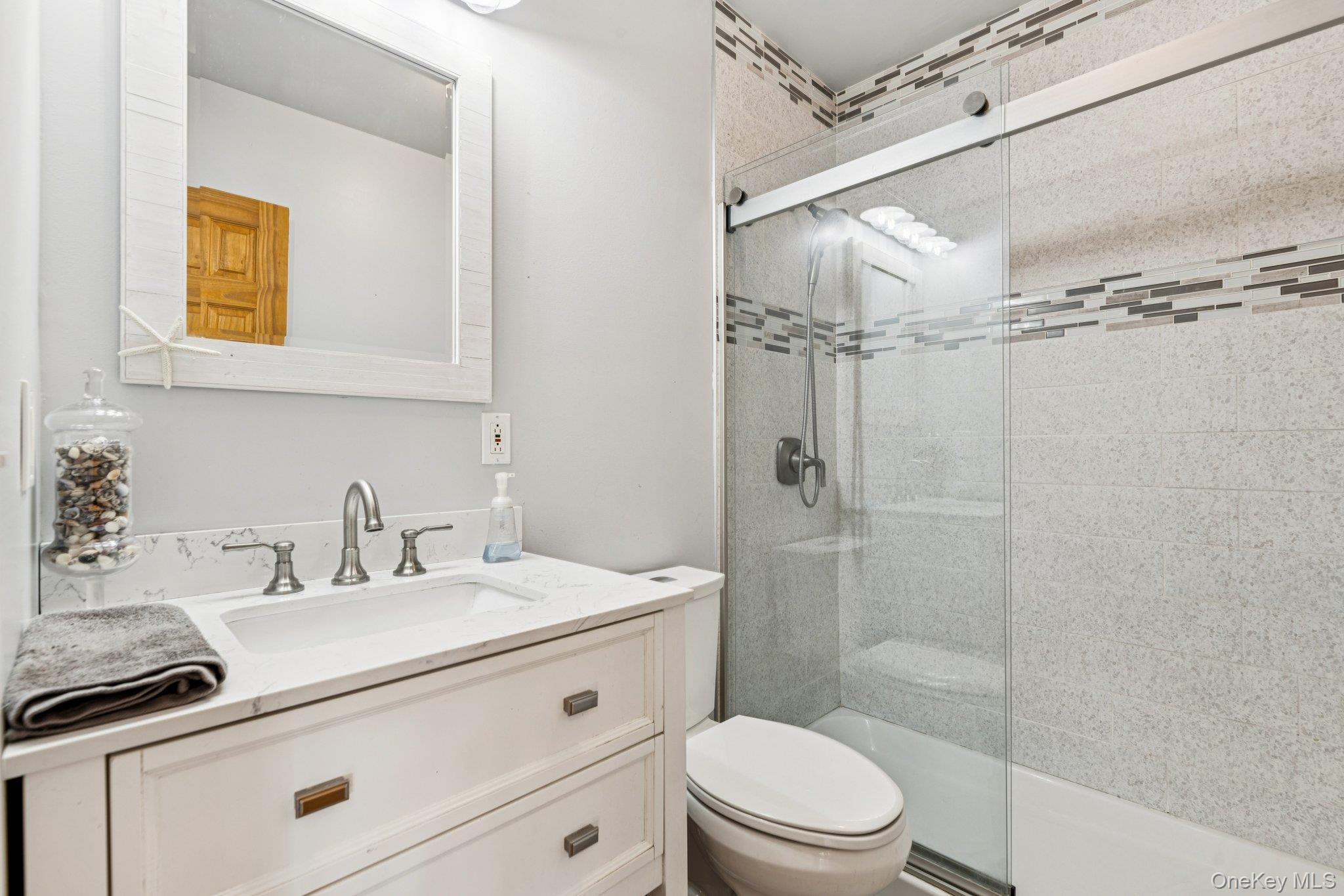 10 W Sanders Street, Greenlawn, NY 11740