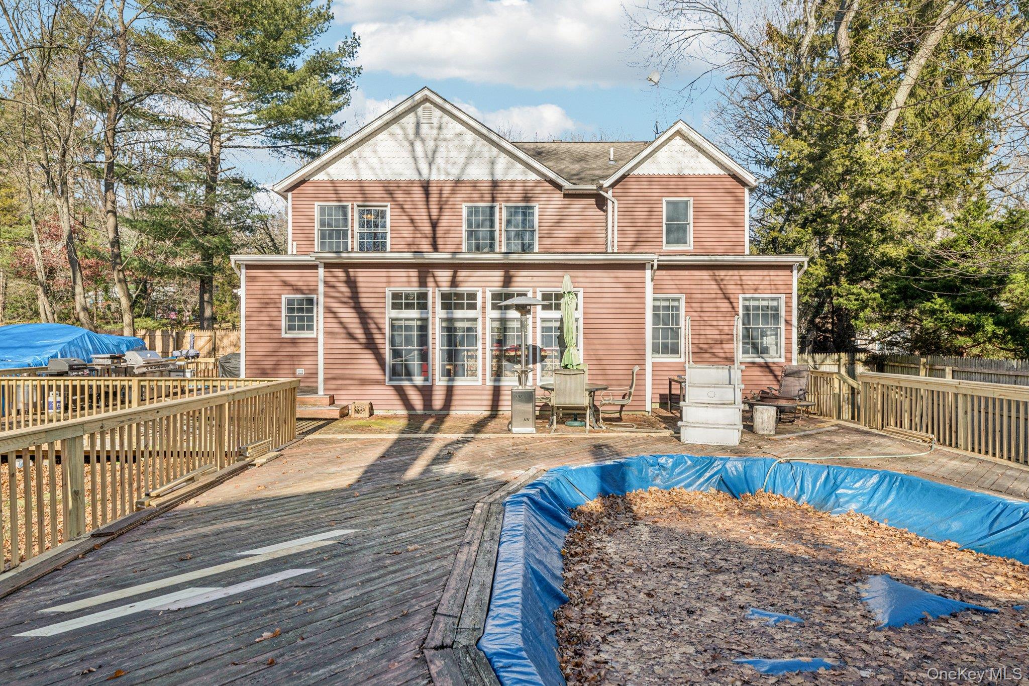 10 W Sanders Street, Greenlawn, NY 11740