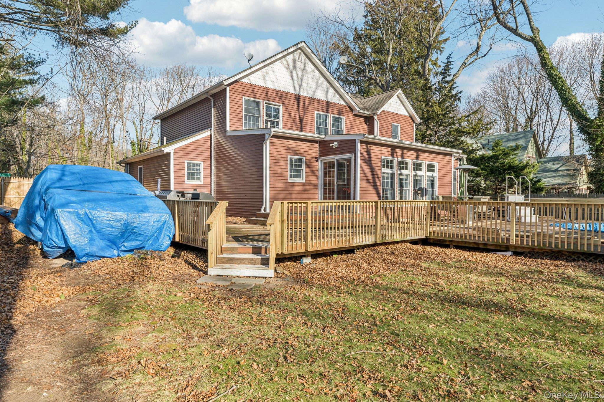 10 W Sanders Street, Greenlawn, NY 11740