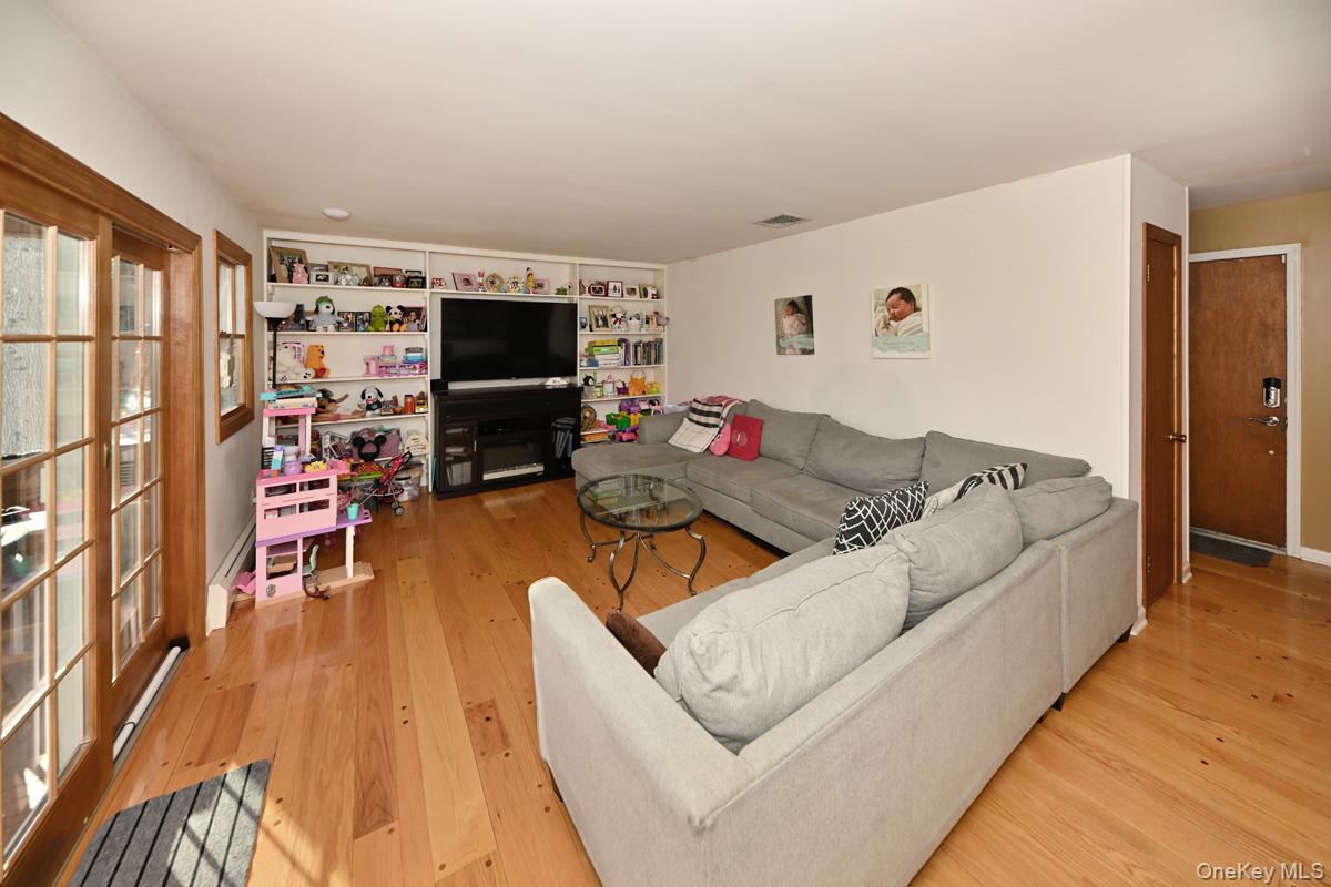 7 Lexington Road, New City, NY 10956