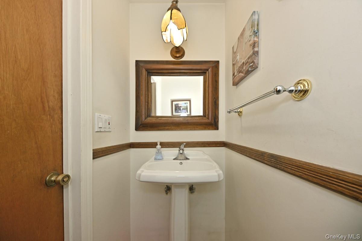 7 Lexington Road, New City, NY 10956