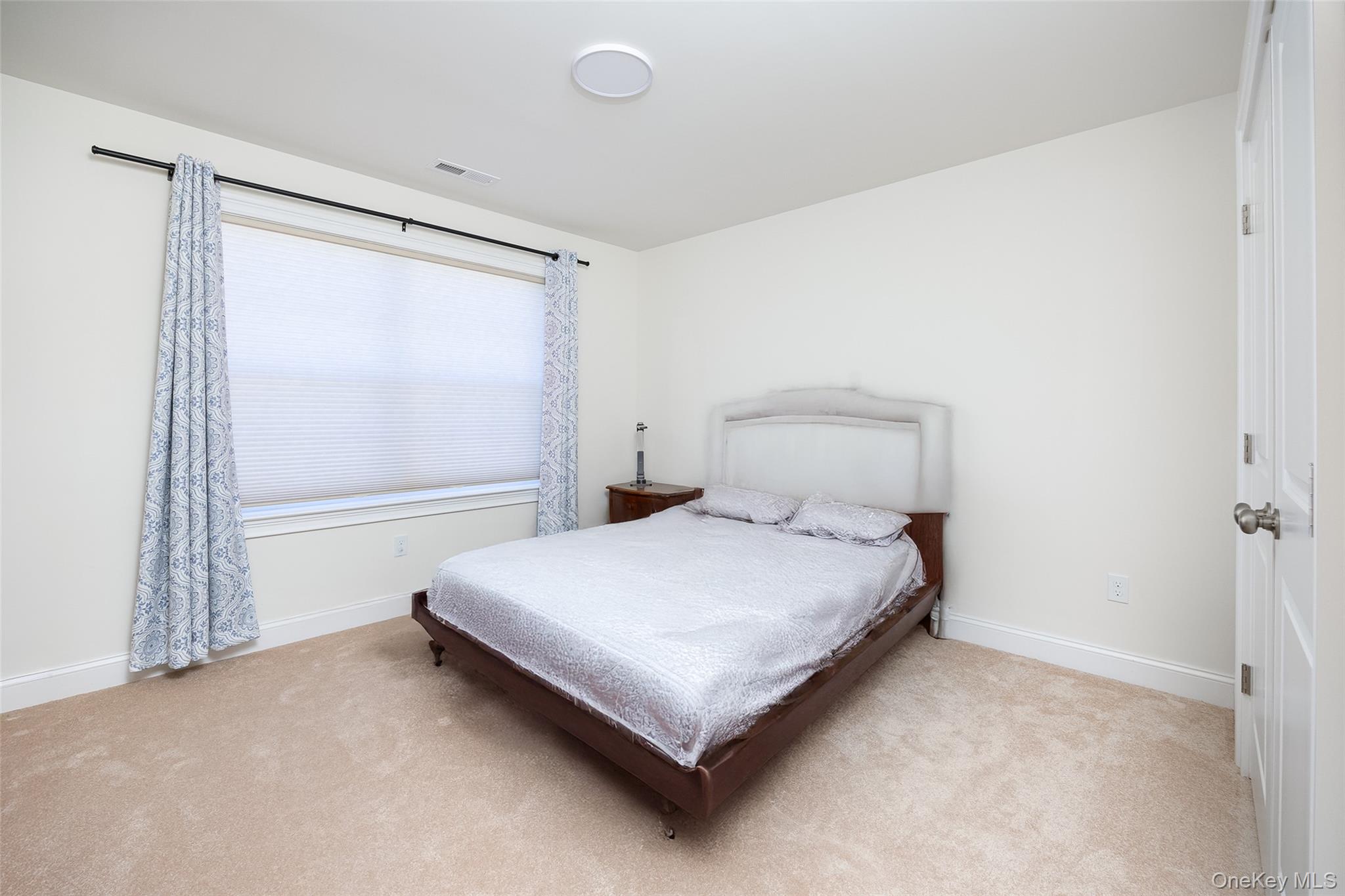 30 Kensington Lane, Poughkeepsie, NY 12603