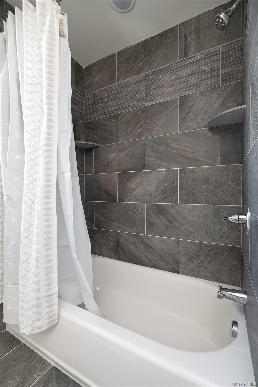 30 Kensington Lane, Poughkeepsie, NY 12603