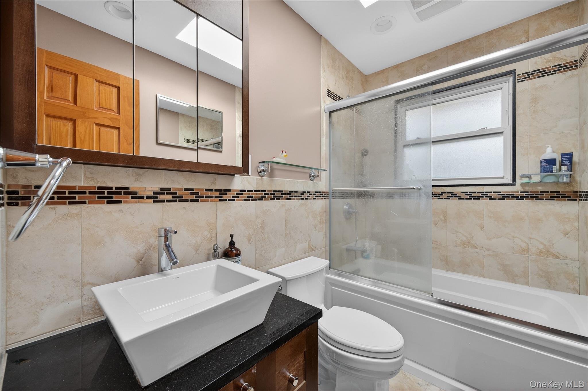 1 Peppermill Road, Roslyn, NY 11576