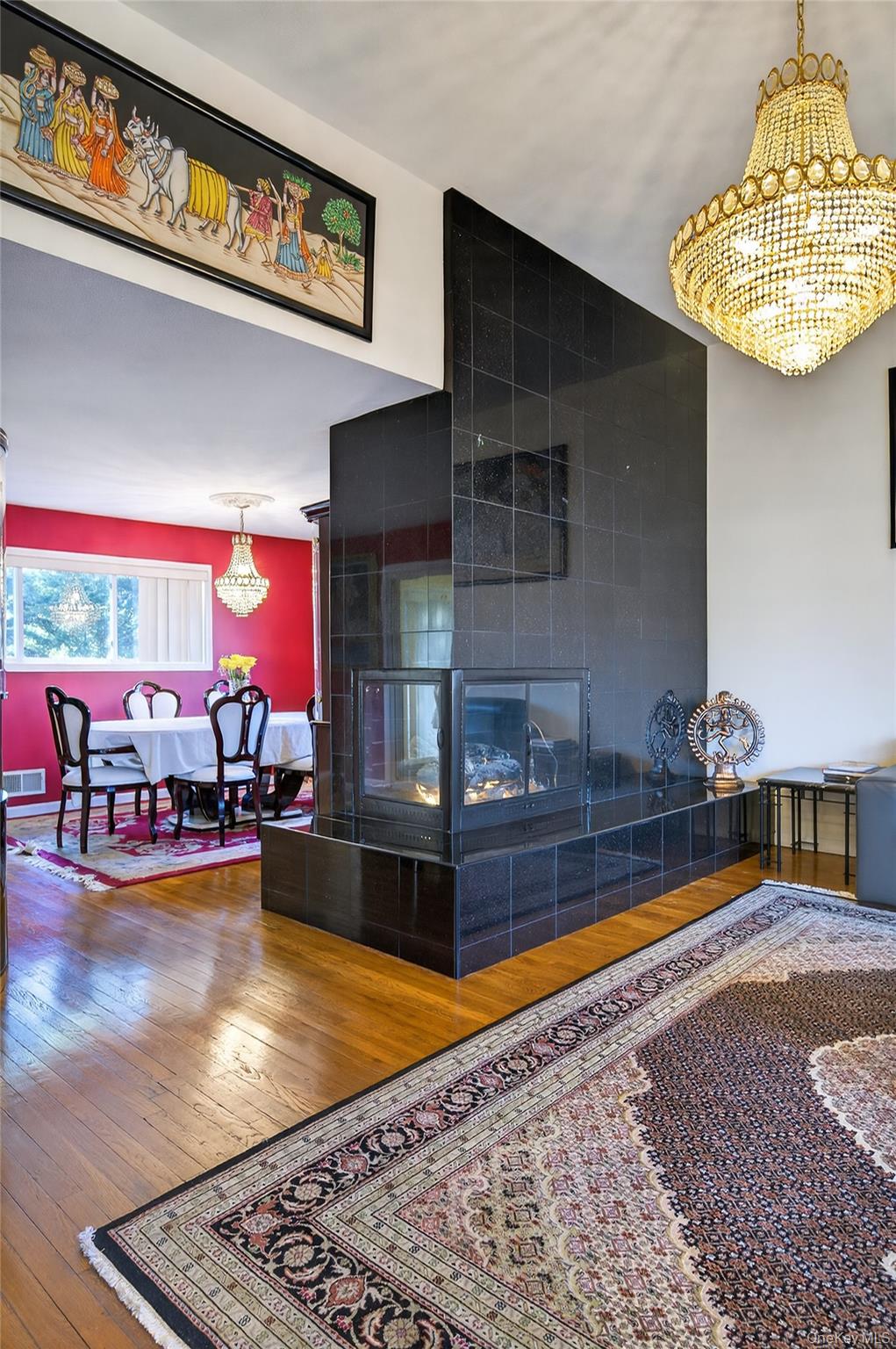 1 Peppermill Road, Roslyn, NY 11576