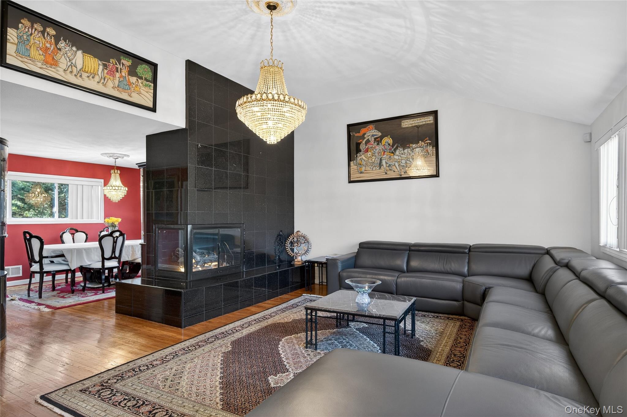 1 Peppermill Road, Roslyn, NY 11576