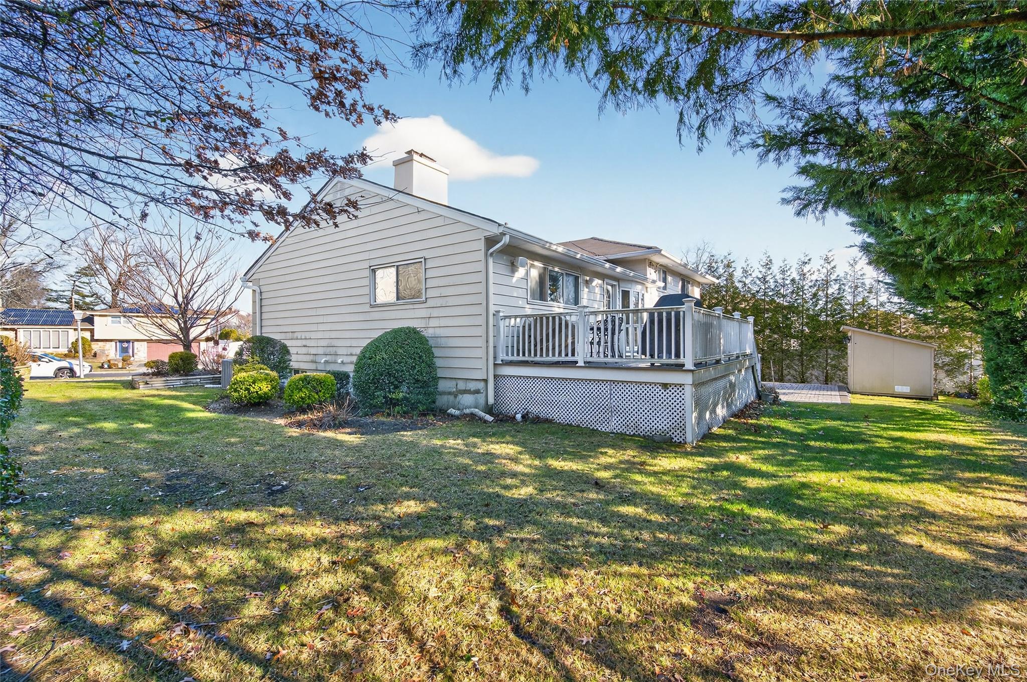 1 Peppermill Road, Roslyn, NY 11576