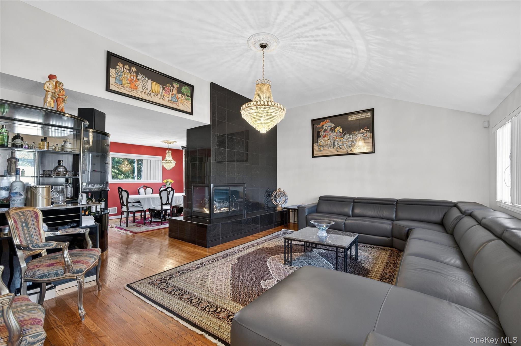 1 Peppermill Road, Roslyn, NY 11576