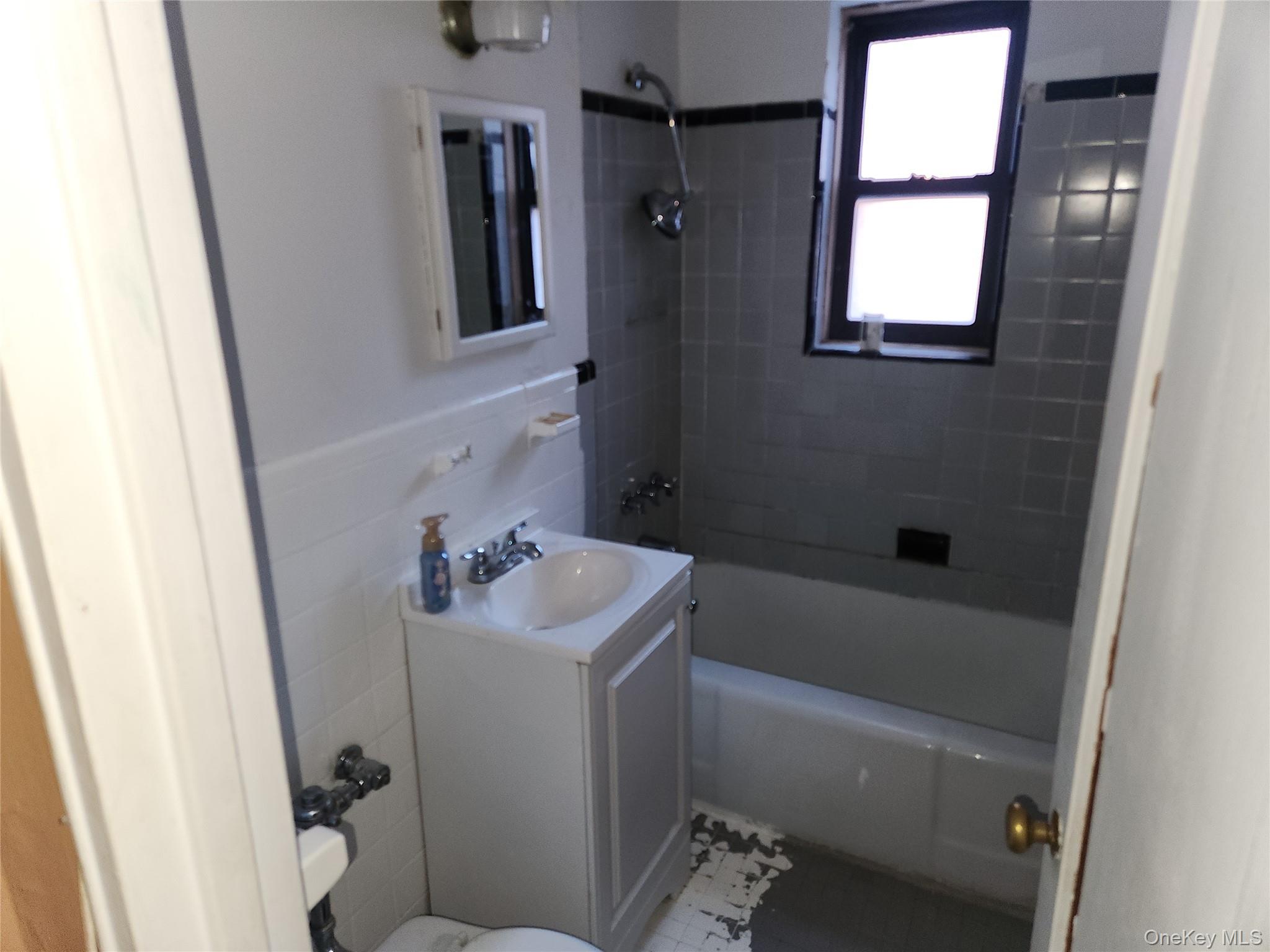 2 Fisher Drive # D101, Mount Vernon, NY 10552