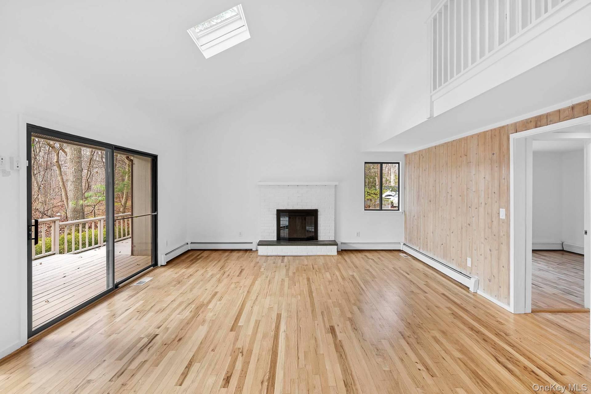 12 Wooded Oak Lane, East Hampton, NY 11937